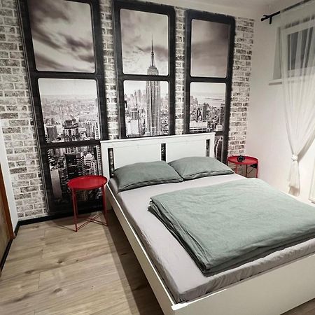 Lake Apartment, 2X Free Garage, 10 Mins To Centre Братислава Экстерьер фото