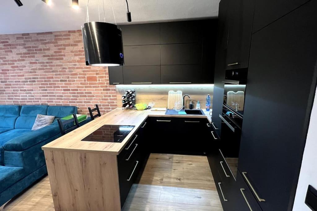 Lake Apartment, 2X Free Garage, 10 Mins To Centre Братислава Экстерьер фото