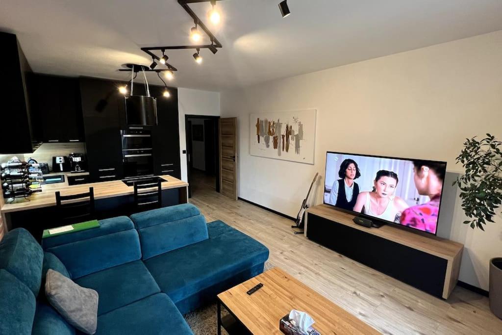 Lake Apartment, 2X Free Garage, 10 Mins To Centre Братислава Экстерьер фото